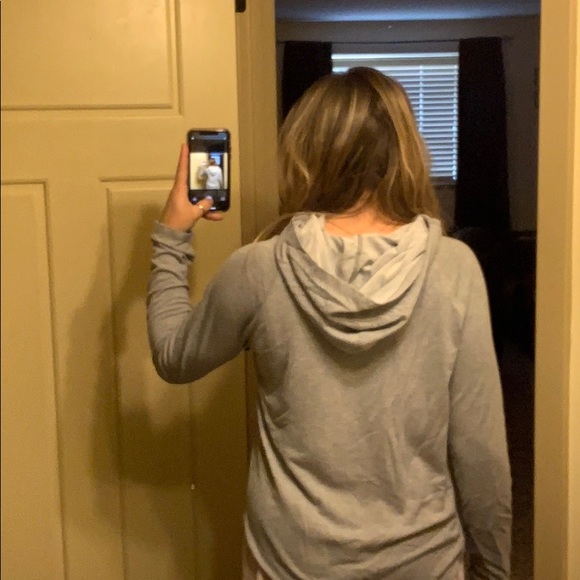 Gray sweatshirt - Picture 2 of 3